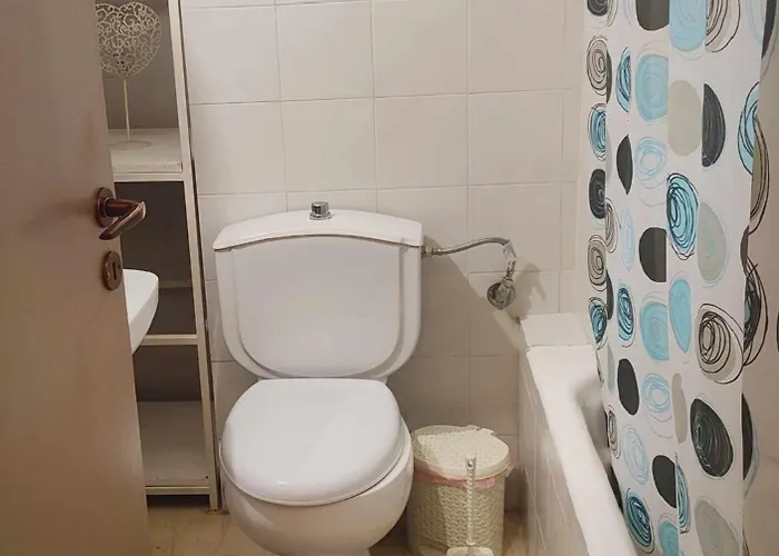 Next To The Apartment. Lejlighed Kalamata